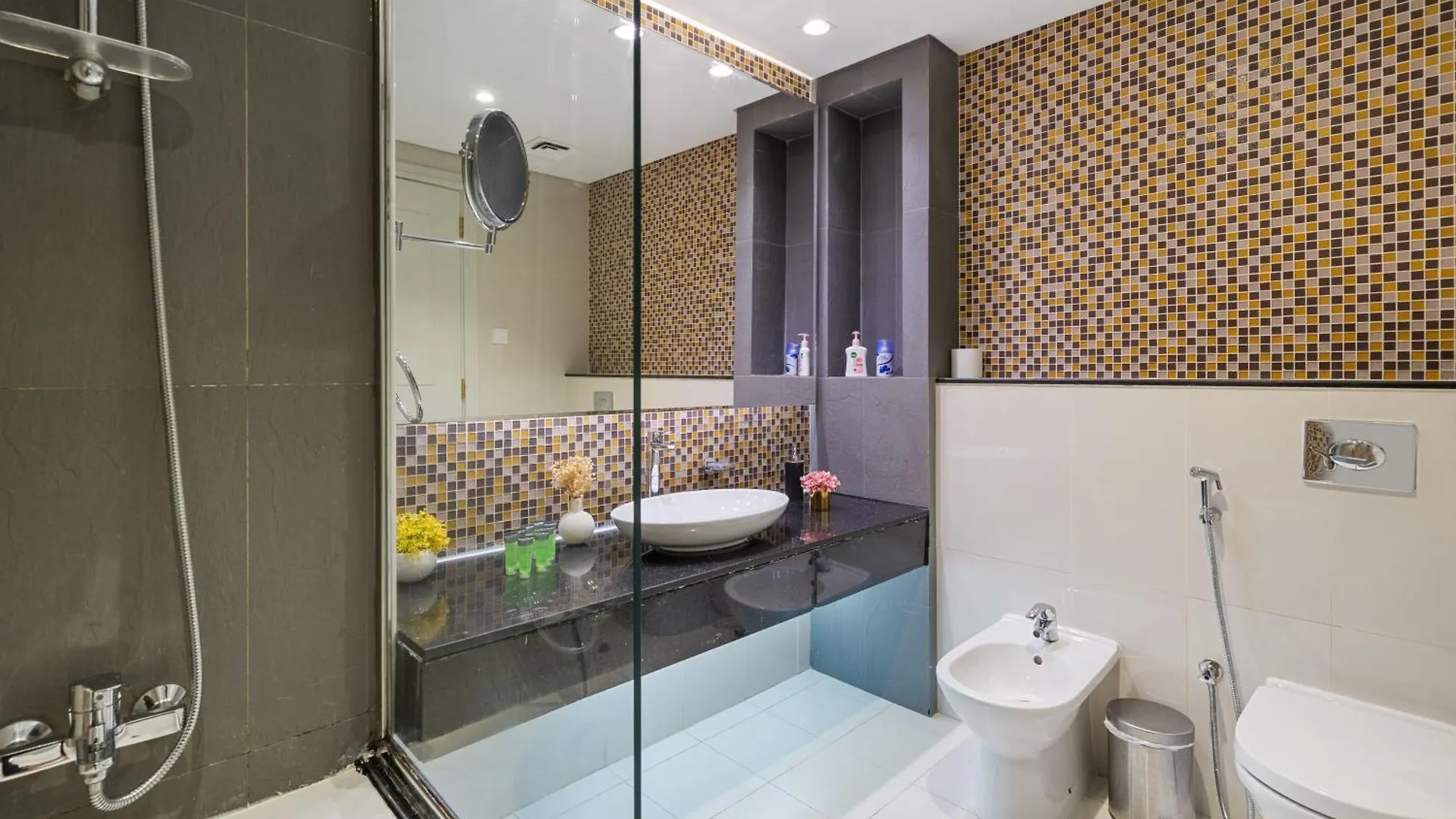 Nice 2 Bedroom Apartment! 5 Minutes Walk To Dubai Mall, Downtown Dubai 0*,