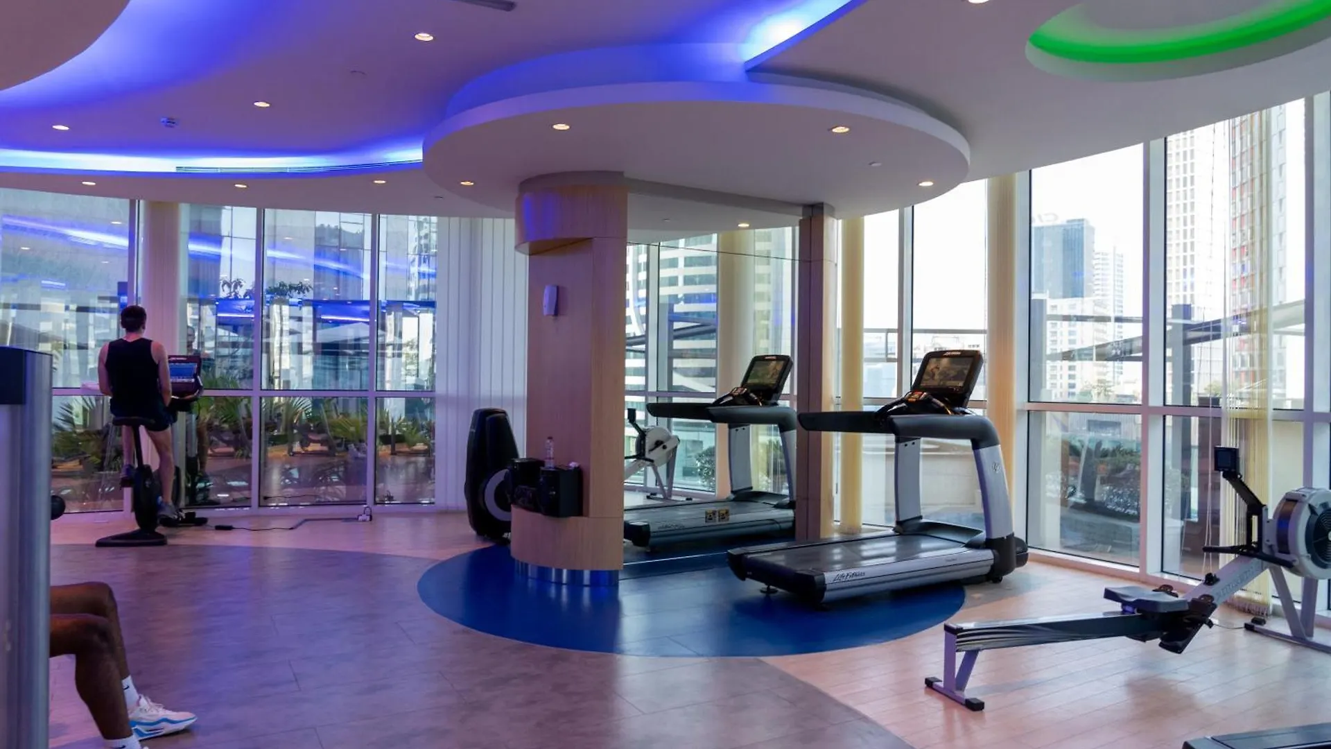 Nice 2 Bedroom Apartment! 5 Minutes Walk To Dubai Mall, Downtown Dubai Apartment