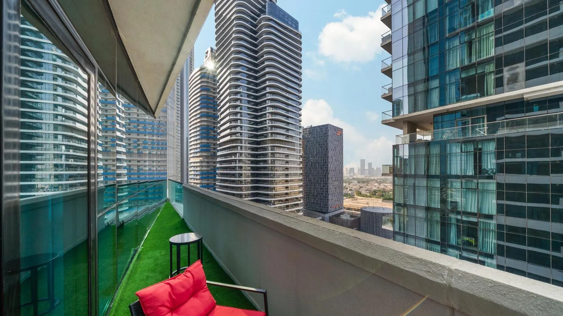 Nice 2 Bedroom Apartment! 5 Minutes Walk To Dubai Mall, Downtown Dubai